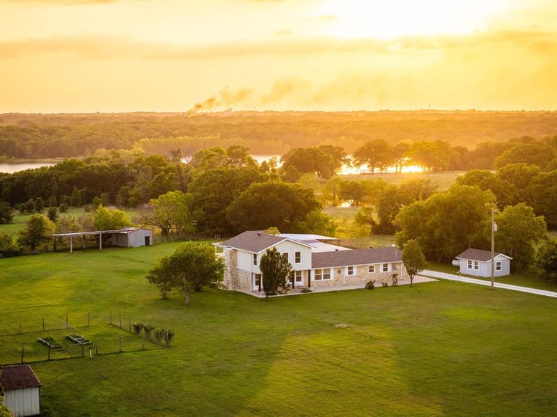503 Oak Knoll Lane, Elm Mott TX 76640