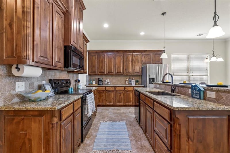 210 Donna Circle, Granbury TX 76049 - Photo 2