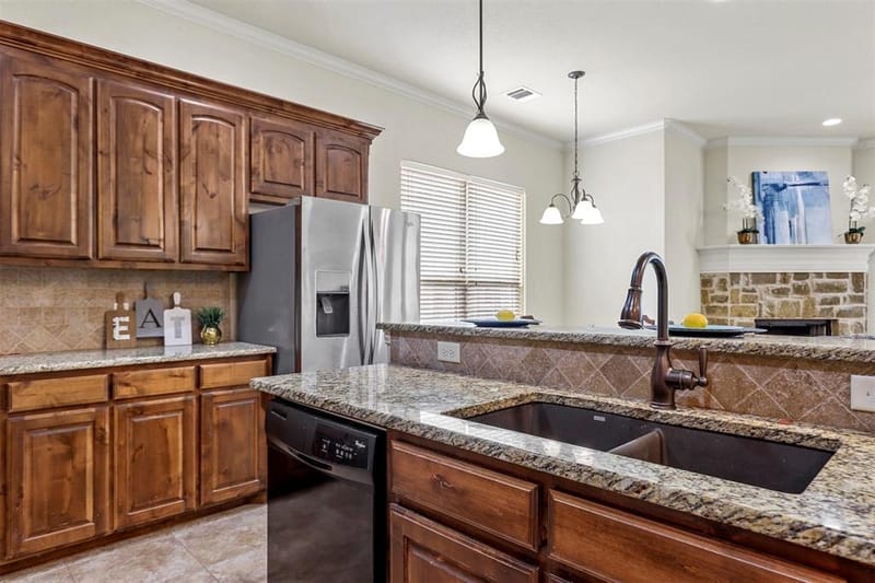 210 Donna Circle, Granbury TX 76049 - Photo 7