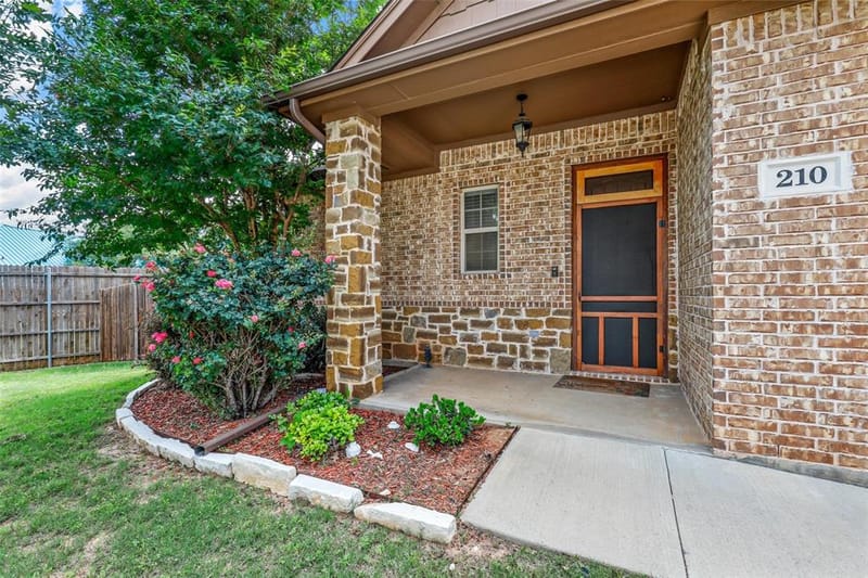 210 Donna Circle, Granbury TX 76049 - Photo 32