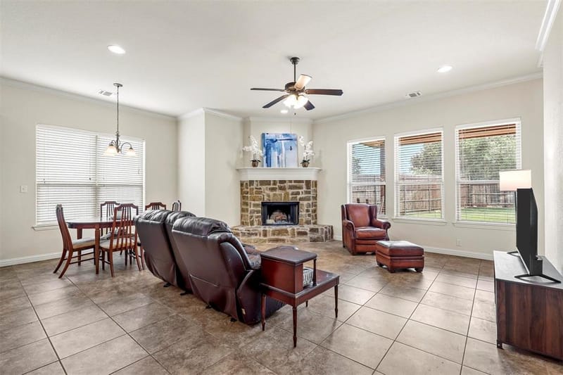 210 Donna Circle, Granbury TX 76049 - Photo 9