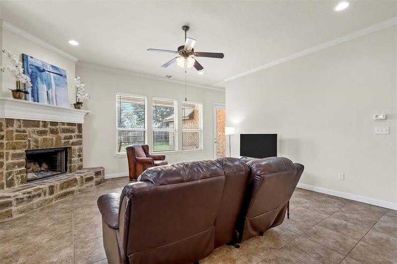 210 Donna Circle, Granbury TX 76049 - Photo 15
