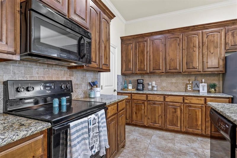 210 Donna Circle, Granbury TX 76049 - Photo 8