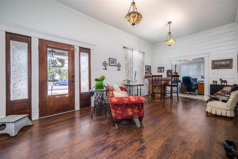 310 E Tarrant Street, Bowie TX 76230 - Photo 7