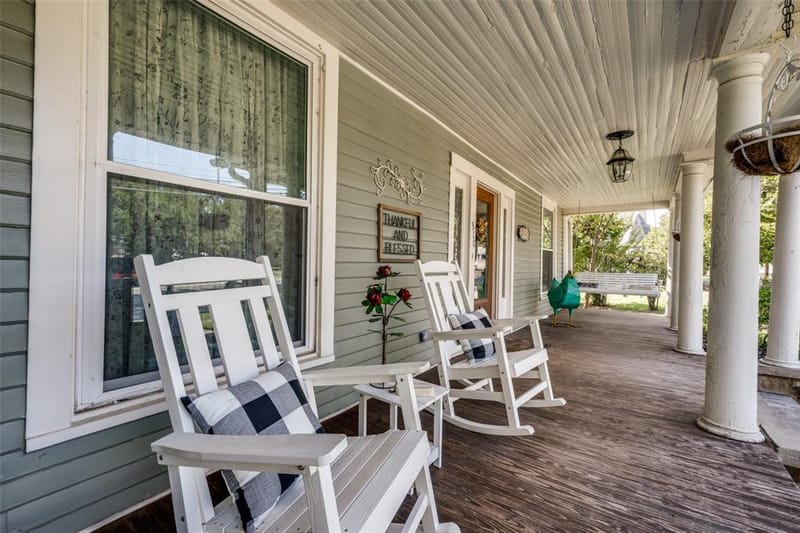 310 E Tarrant Street, Bowie TX 76230 - Photo 4