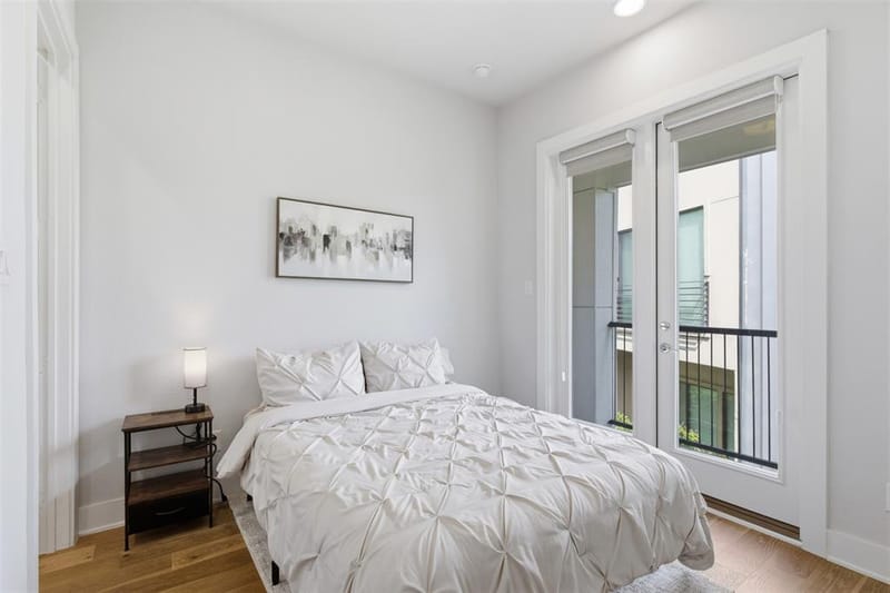 381 E Greenbriar Lane # 1002, Dallas TX 75203 - Photo 27