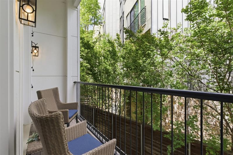 381 E Greenbriar Lane # 1002, Dallas TX 75203 - Photo 9