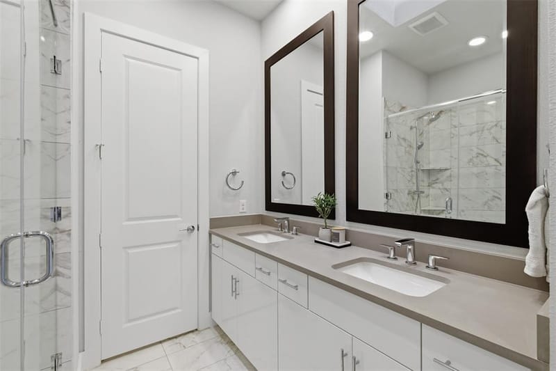 381 E Greenbriar Lane # 1002, Dallas TX 75203 - Photo 24