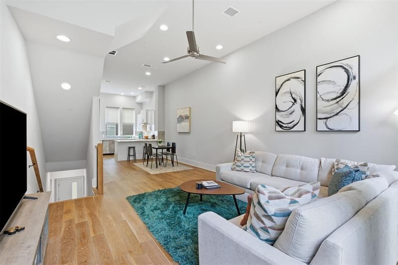 381 E Greenbriar Lane # 1002, Dallas TX 75203 - Photo 10