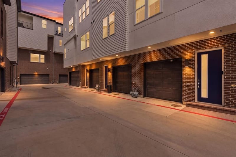 381 E Greenbriar Lane # 1002, Dallas TX 75203 - Photo 31
