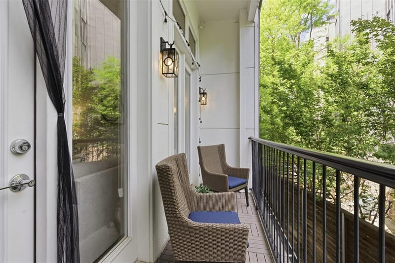 381 E Greenbriar Lane # 1002, Dallas TX 75203 - Photo 8