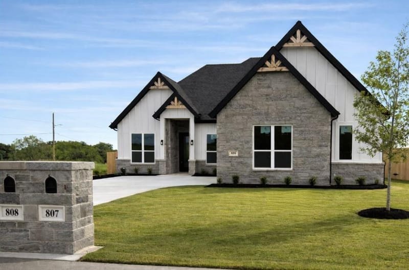 808 N Avenue E, Springtown TX 76082