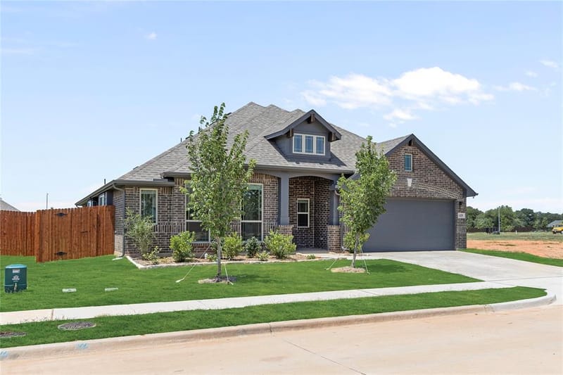 420 Carnero Drive, Granbury TX 76048 - Photo 3
