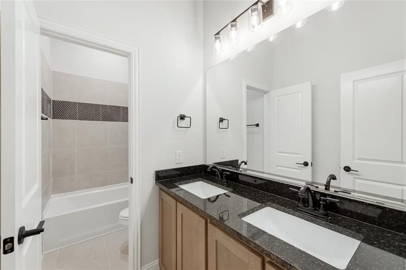 420 Carnero Drive, Granbury TX 76048 - Photo 25