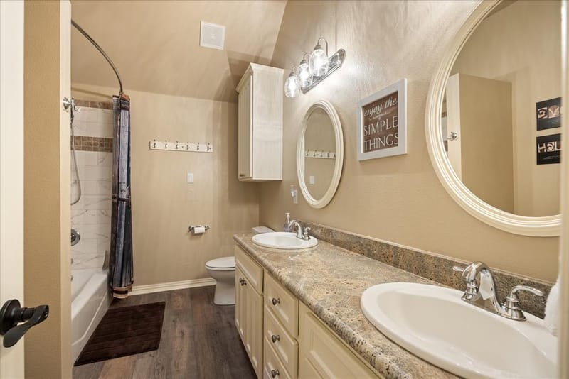 7404 Fox Fire Court, Granbury TX 76049 - Photo 26