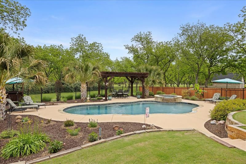 7404 Fox Fire Court, Granbury TX 76049 - Photo 3