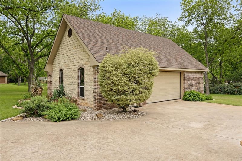 7404 Fox Fire Court, Granbury TX 76049 - Photo 30