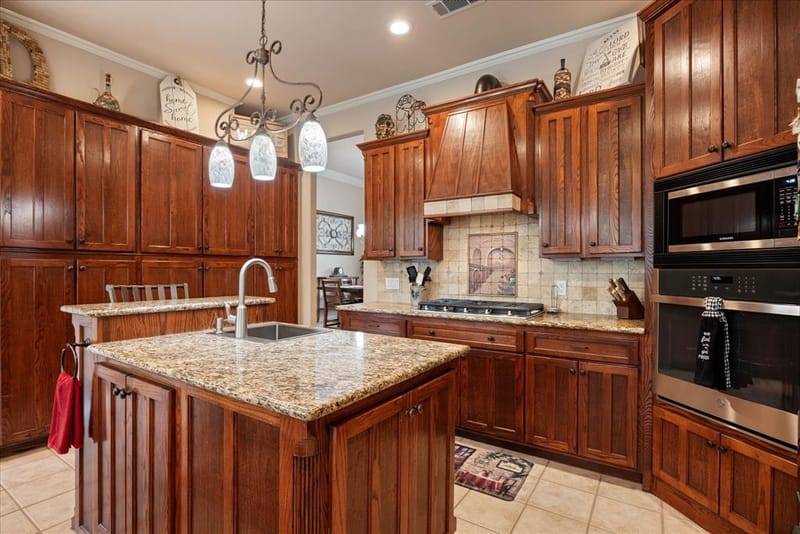 7404 Fox Fire Court, Granbury TX 76049 - Photo 18