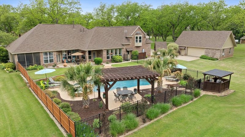 7404 Fox Fire Court, Granbury TX 76049 - Photo 37