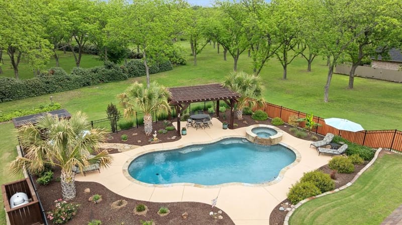 7404 Fox Fire Court, Granbury TX 76049 - Photo 35