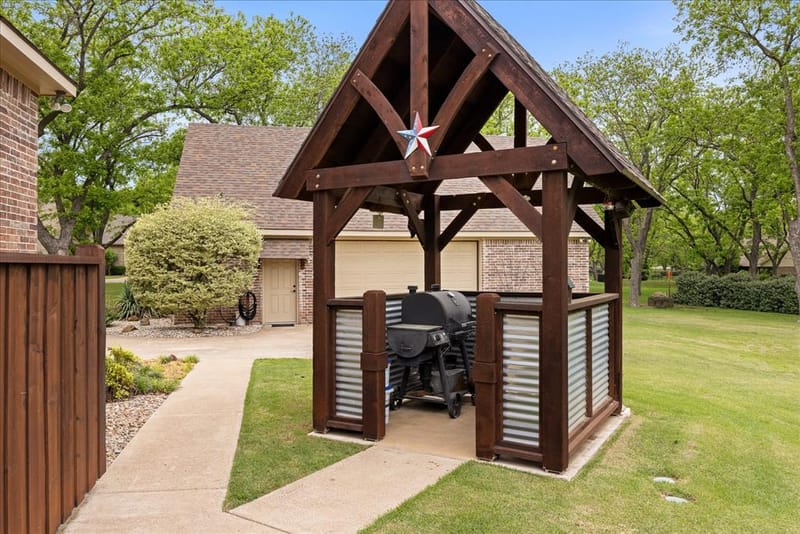 7404 Fox Fire Court, Granbury TX 76049 - Photo 31