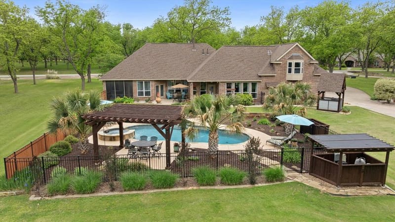 7404 Fox Fire Court, Granbury TX 76049 - Photo 39