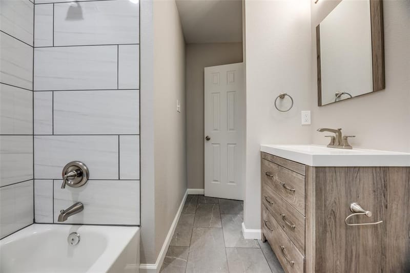 4206 Robert L Parish Sr Avenue, Dallas TX 75210 - Photo 9