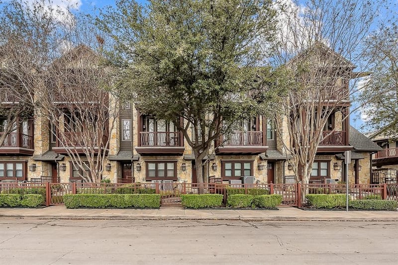 6350 Oriole Drive, Dallas TX 75209 - Photo 2