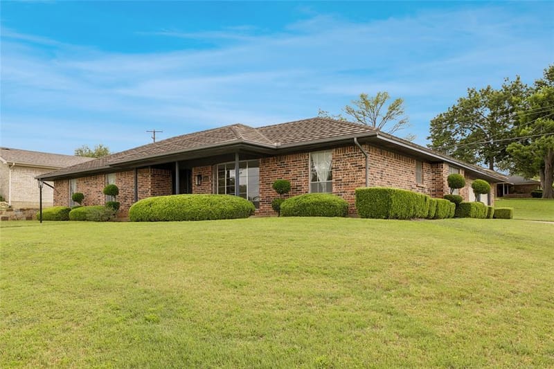 4859 Winesanker Way, Fort Worth TX 76133 - Photo 2