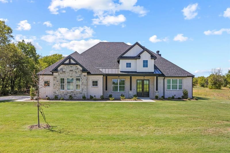 153 Dove Landing, Valley View TX 76272