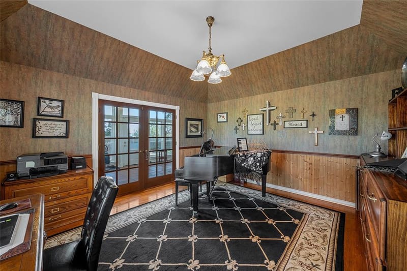 1010 Chapman Road, Crawford TX 76638 - Photo 13