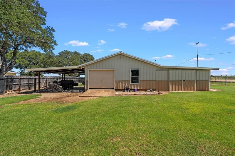 1010 Chapman Road, Crawford TX 76638 - Photo 36