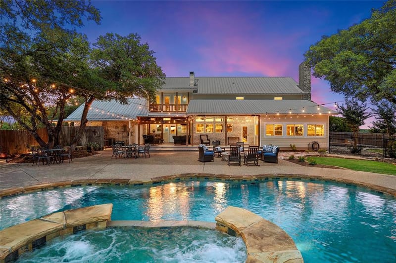 1010 Chapman Road, Crawford TX 76638
