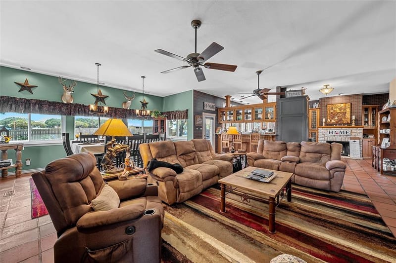 1010 Chapman Road, Crawford TX 76638 - Photo 9