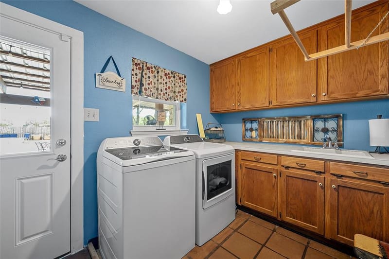 1010 Chapman Road, Crawford TX 76638 - Photo 24