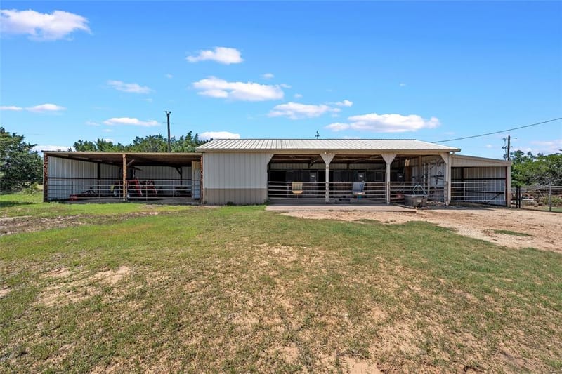1010 Chapman Road, Crawford TX 76638 - Photo 35