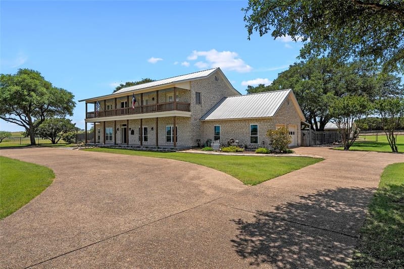 1010 Chapman Road, Crawford TX 76638 - Photo 4