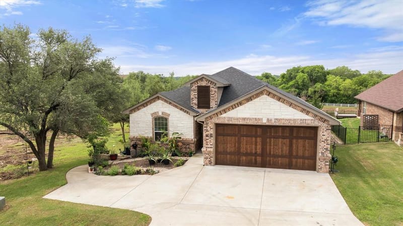 8828 Sundance Place Court, Granbury TX 76049 - Photo 6
