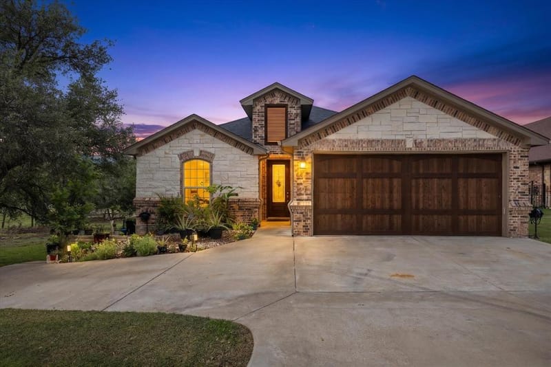 8828 Sundance Place Court, Granbury TX 76049 - Photo 7