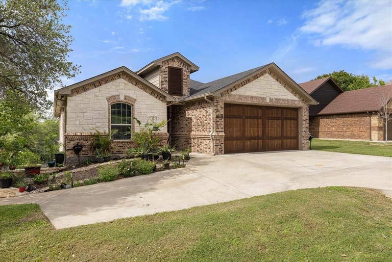 8828 Sundance Place Court, Granbury TX 76049 - Photo 5