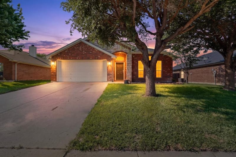 612 Mooney Drive, Saginaw TX 76179 - Photo 3