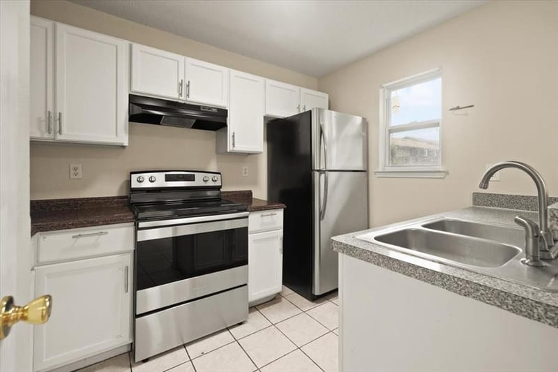 714 Jalisco Plaza, Dallas TX 75211 - Photo 12