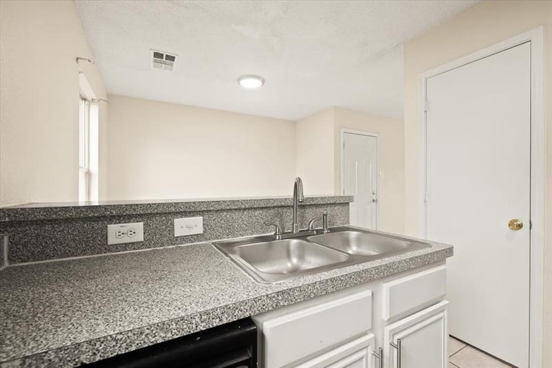 714 Jalisco Plaza, Dallas TX 75211 - Photo 14