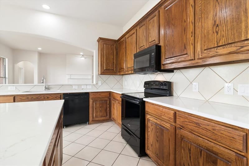 11000 Owl Creek Drive, Fort Worth TX 76179 - Photo 8