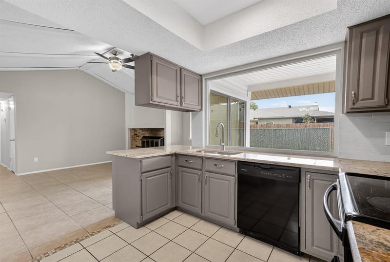 562 Kent Drive, Lewisville TX 75067 - Photo 13