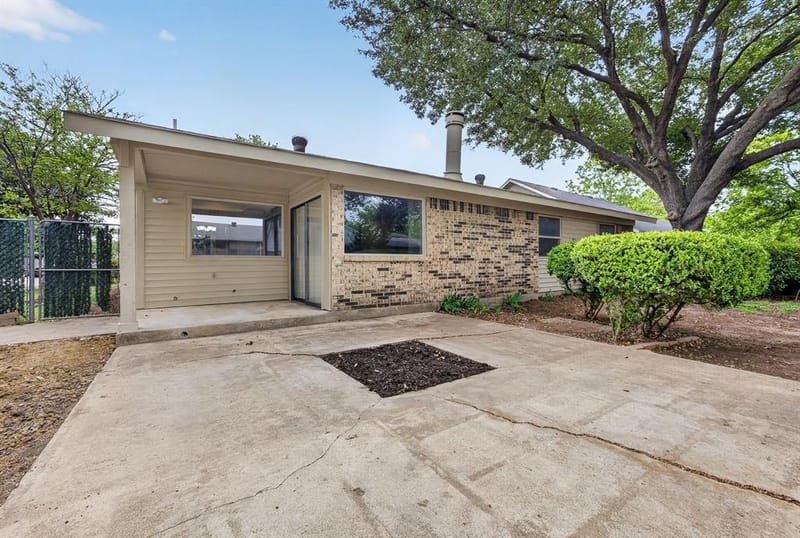 562 Kent Drive, Lewisville TX 75067 - Photo 5
