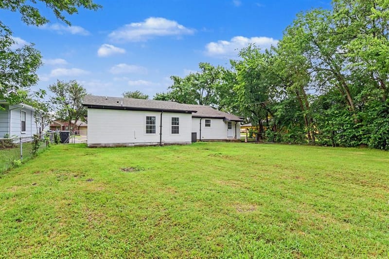 2610 Hillcrest Avenue, Greenville TX 75402 - Photo 20