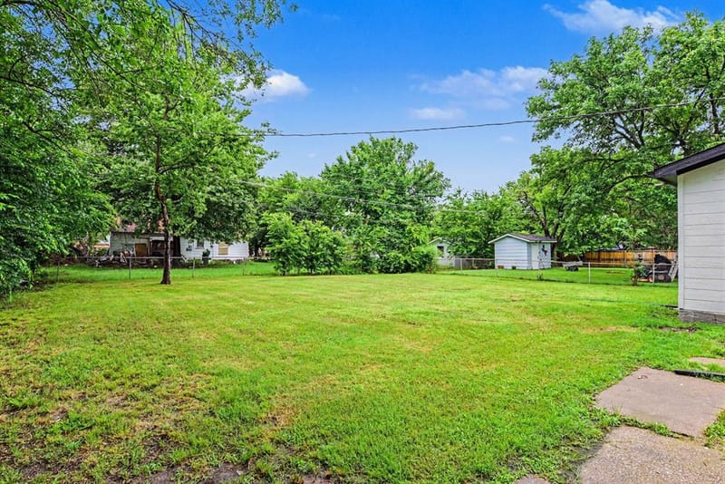 2610 Hillcrest Avenue, Greenville TX 75402 - Photo 21