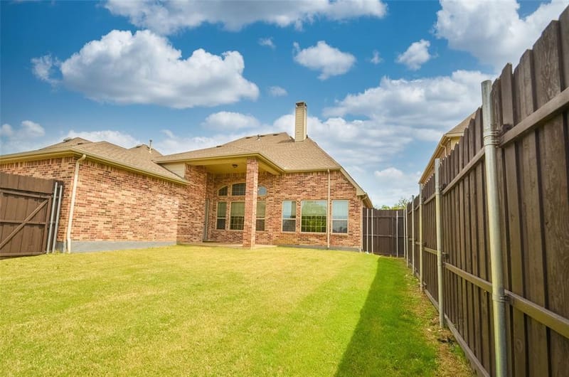 516 Four Stones Boulevard, Lewisville TX 75056 - Photo 18