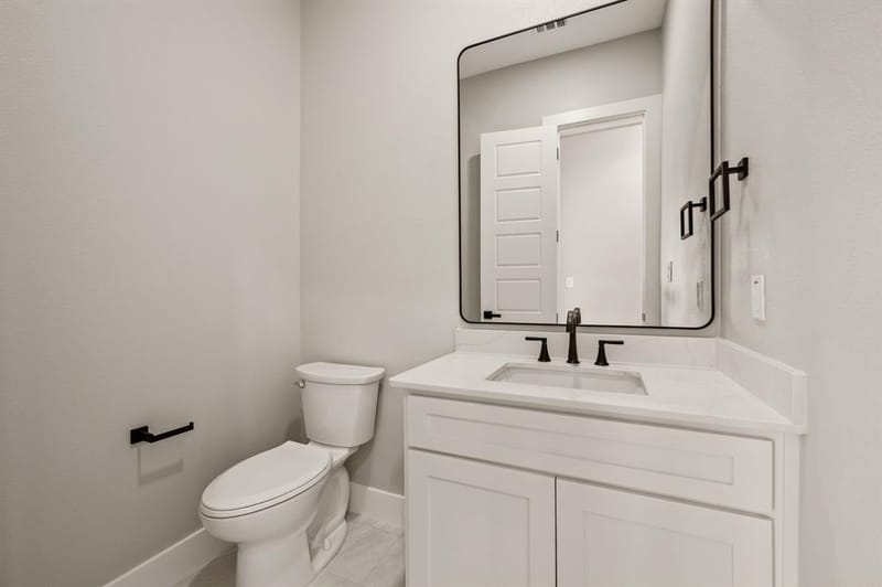 806 N Avenue E, Springtown TX 76082 - Photo 12